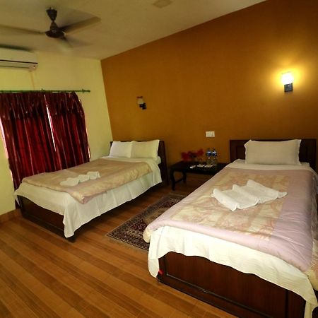Chitwan Safari Camp & Lodge Саураха Экстерьер фото