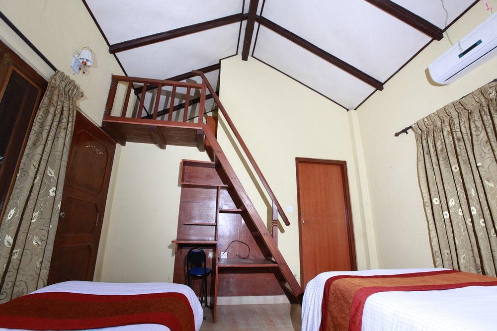 Chitwan Safari Camp & Lodge Саураха Экстерьер фото