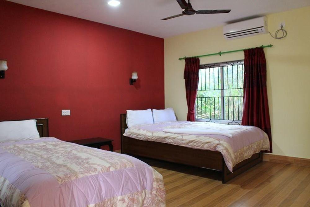 Chitwan Safari Camp & Lodge Саураха Экстерьер фото